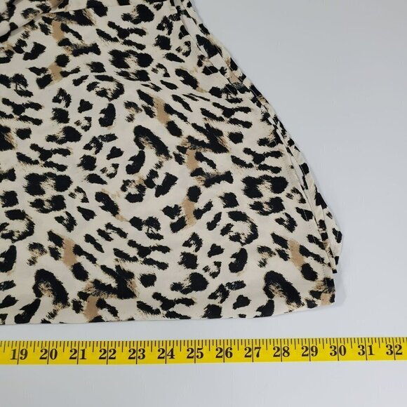 Torrid Womens Top Size 1X Animal Print Mob Wife Long Sleeve Pockets V-Neck - Picture 7 of 7
